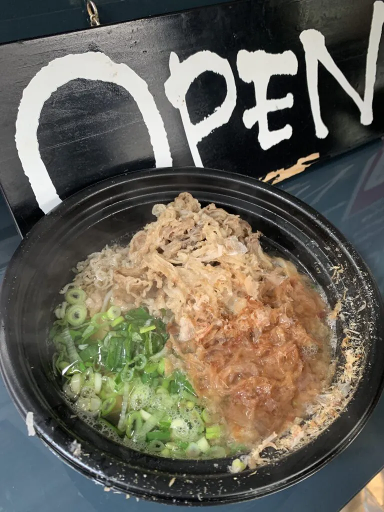 手打ちうどん以和基の節かけうどんの画像